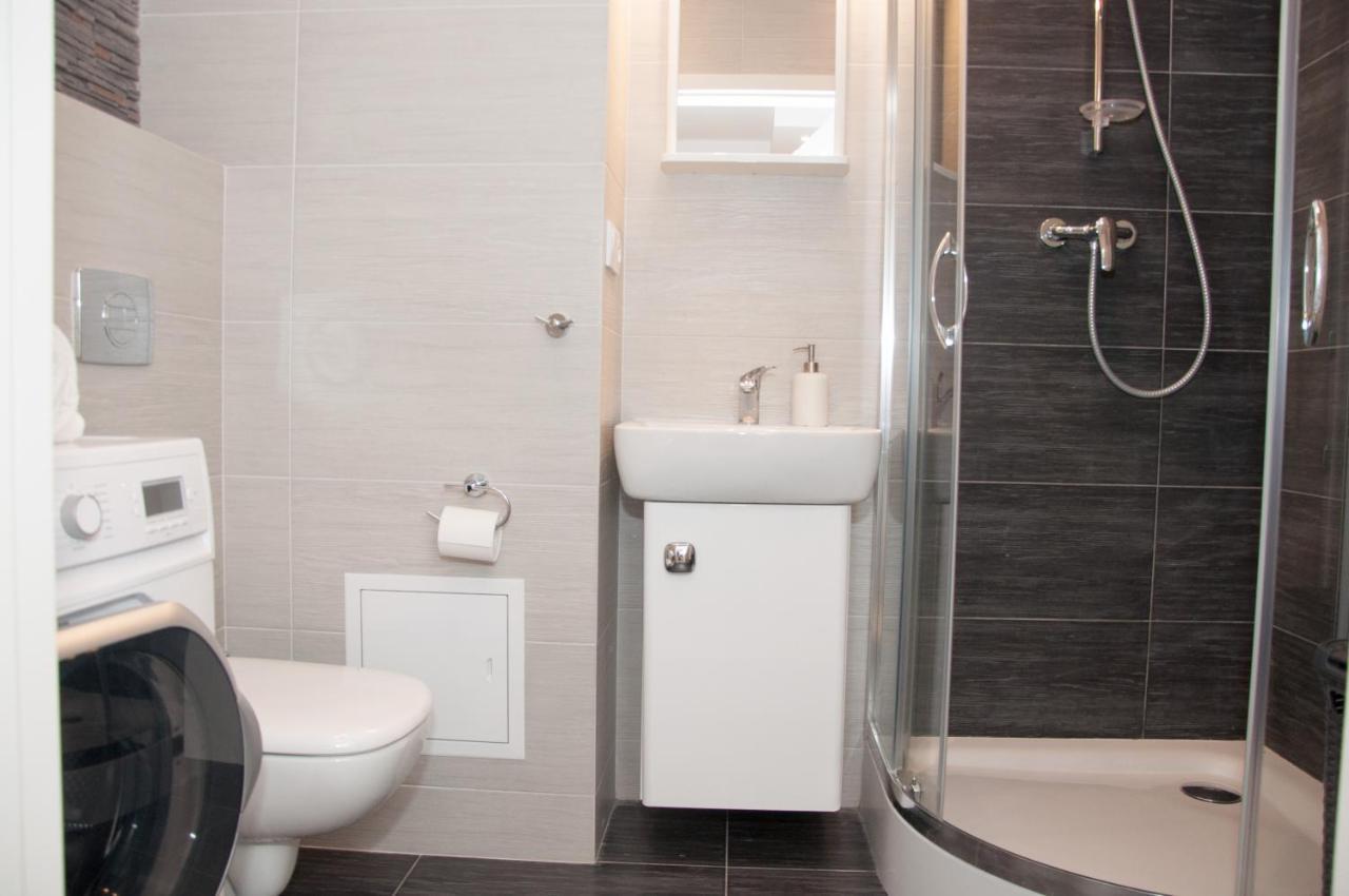 Apartament Obrzezna 3 Deluxe Warszawa Exteriör bild