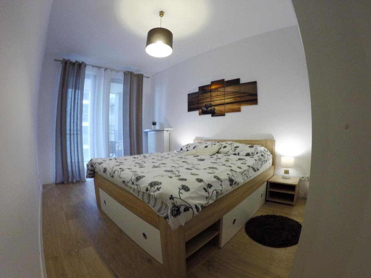 Apartament Obrzezna 3 Deluxe Warszawa Exteriör bild
