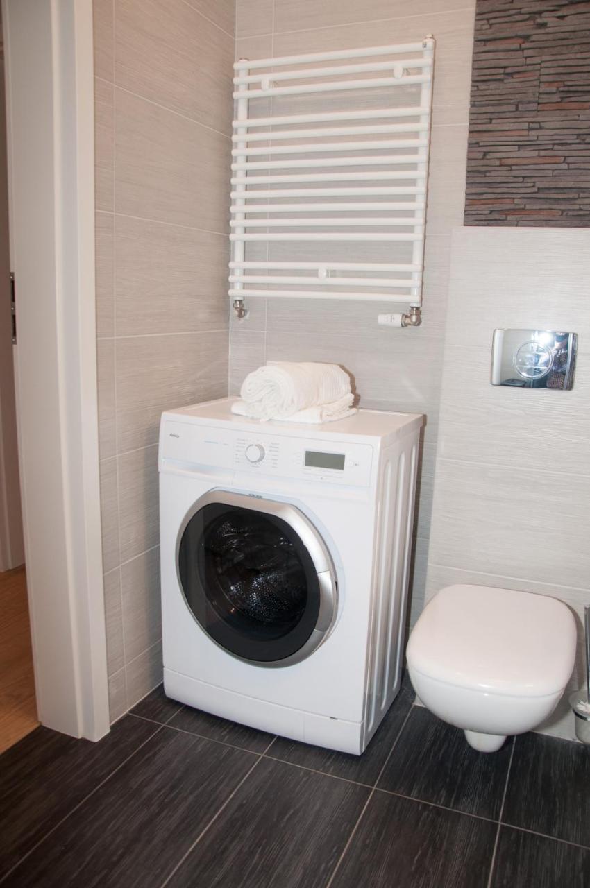 Apartament Obrzezna 3 Deluxe Warszawa Exteriör bild